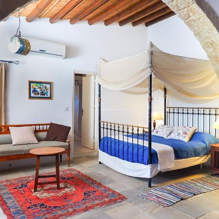 Zoes Traditional Apartments, Bed & Breakfast Larnaca Exteriör bild