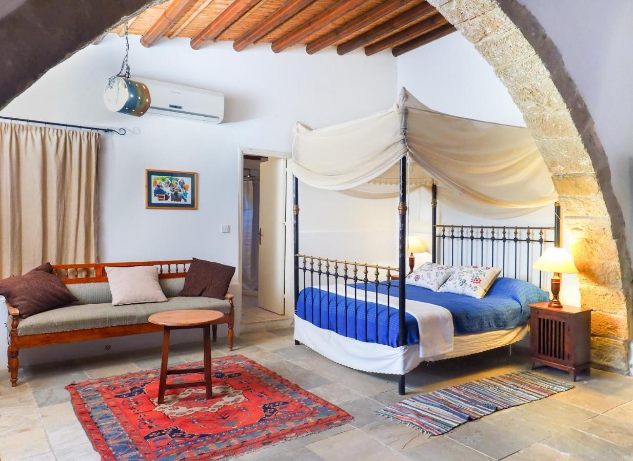 Zoes Traditional Apartments, Bed & Breakfast Larnaca Exteriör bild