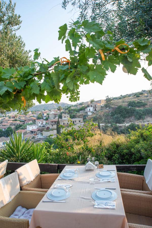 Zoes Traditional Apartments, Bed & Breakfast Larnaca Exteriör bild