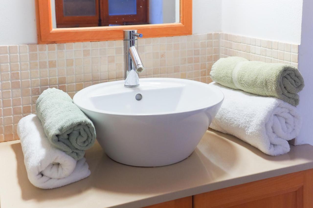 Zoes Traditional Apartments, Bed & Breakfast Larnaca Exteriör bild