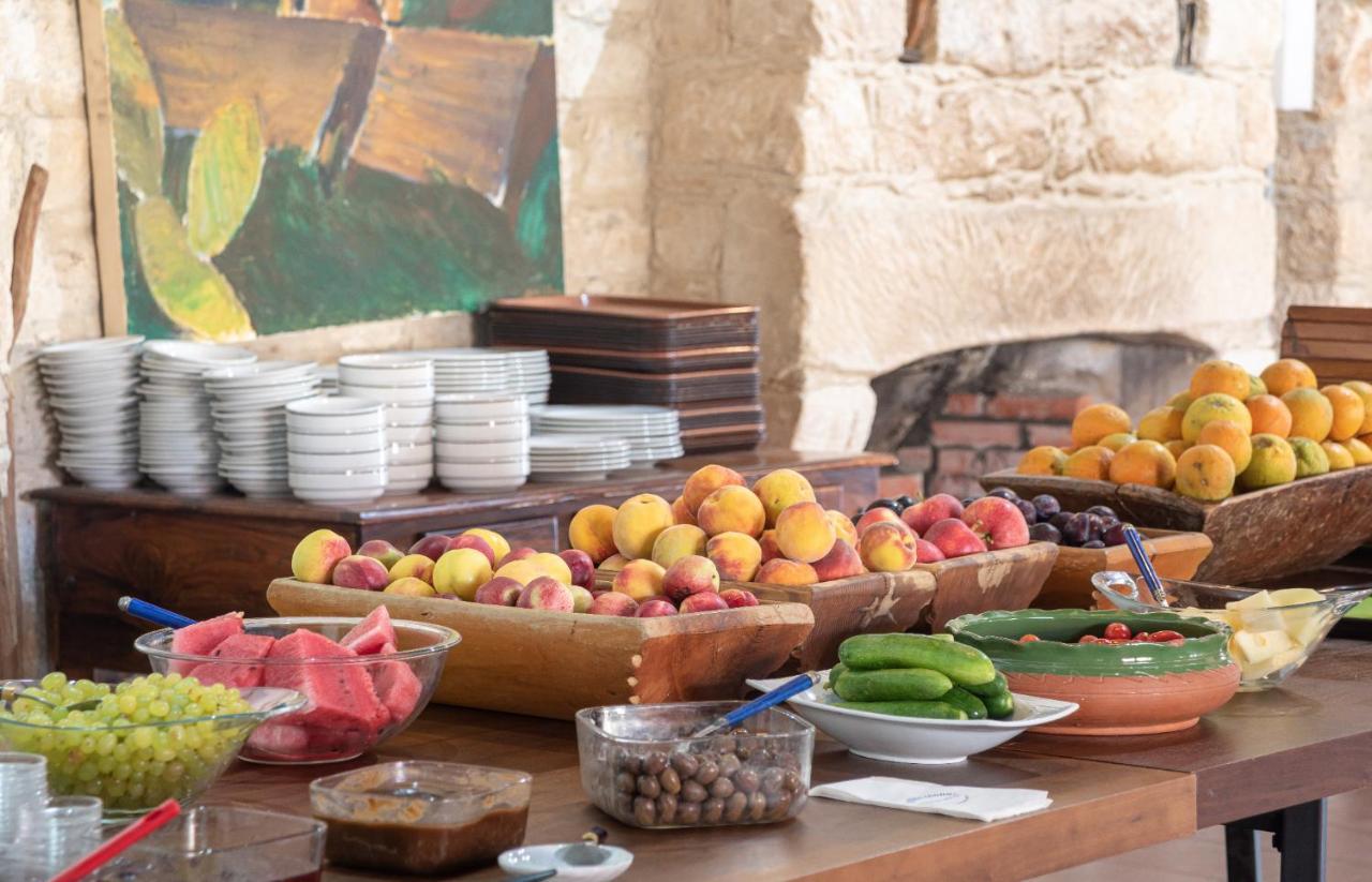 Zoes Traditional Apartments, Bed & Breakfast Larnaca Exteriör bild