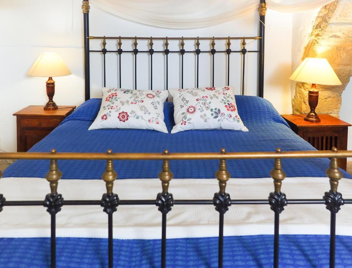 Zoes Traditional Apartments, Bed & Breakfast Larnaca Exteriör bild